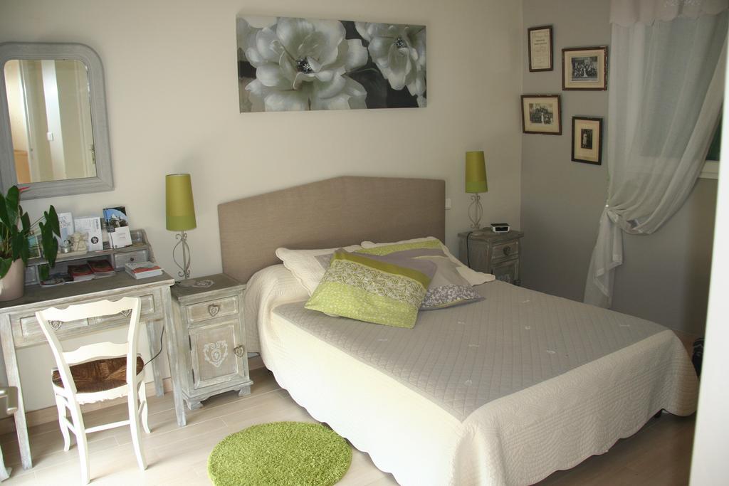 Une Chambre A La Campagne Bed & Breakfast Nantes Room photo